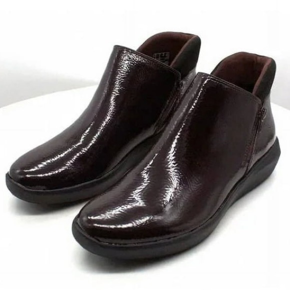 CLARKS Kayleigh Mid
Water Repellent Light Weight Patent Leather Ankle Booties - Picture 4 of 14